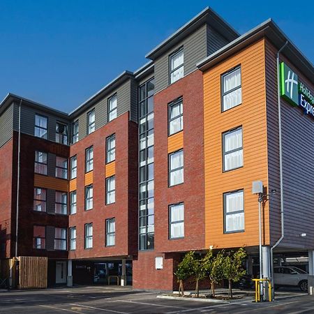 Holiday Inn Express - Fleet By Ihg Extérieur photo