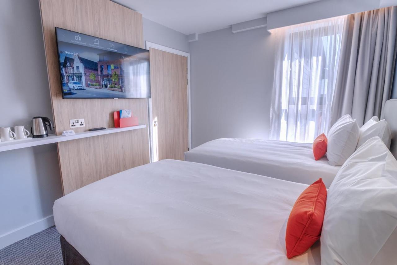 Holiday Inn Express - Fleet By Ihg Extérieur photo