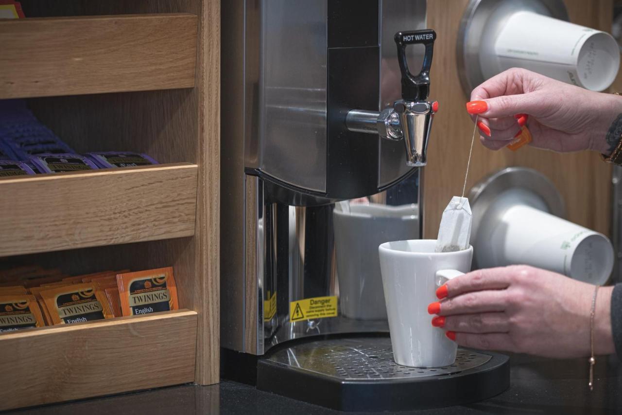 Holiday Inn Express - Fleet By Ihg Extérieur photo
