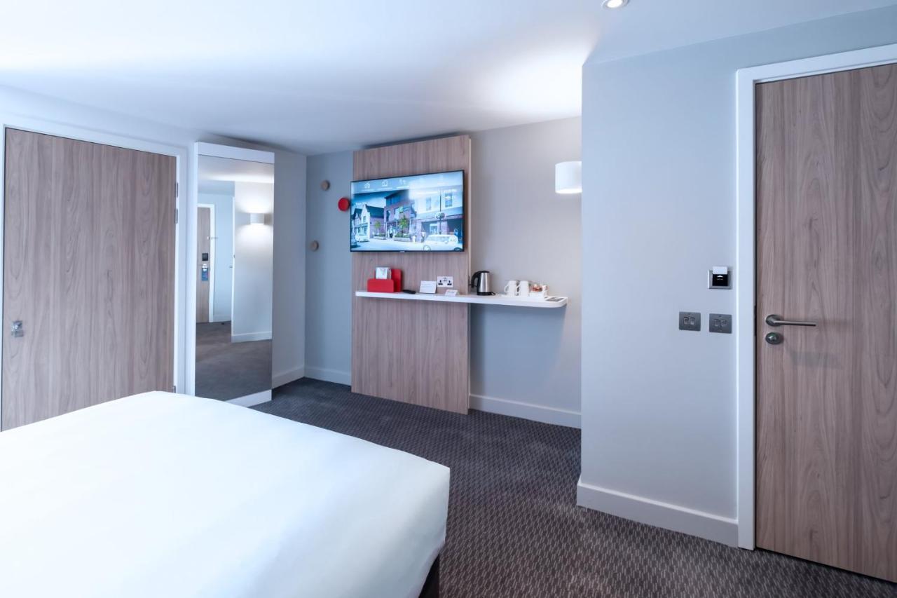 Holiday Inn Express - Fleet By Ihg Extérieur photo